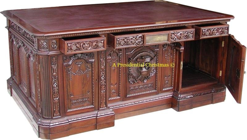 Reproduction Of The Resolute Desk And Great Seal Rug