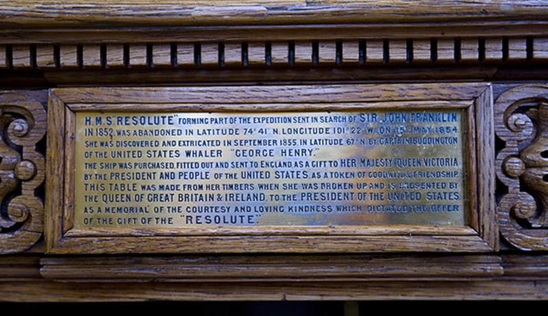 Reproduction Of The Resolute Desk And Great Seal Rug